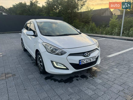 Белый Хендай i30, объемом двигателя 1.4 л и пробегом 340 тыс. км за 6900 $, фото 1 на Automoto.ua