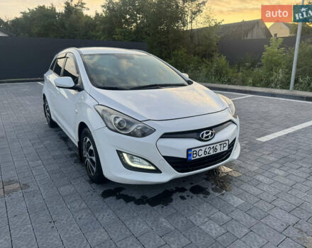 Белый Хендай i30, объемом двигателя 1.4 л и пробегом 340 тыс. км за 6900 $, фото 1 на Automoto.ua