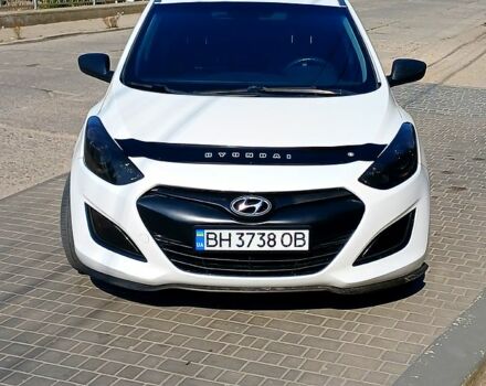 Белый Хендай i30, объемом двигателя 1.4 л и пробегом 204 тыс. км за 9000 $, фото 1 на Automoto.ua