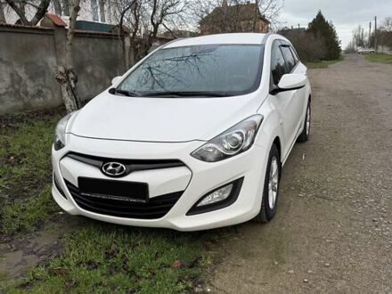 Белый Хендай i30, объемом двигателя 1.58 л и пробегом 187 тыс. км за 8500 $, фото 1 на Automoto.ua