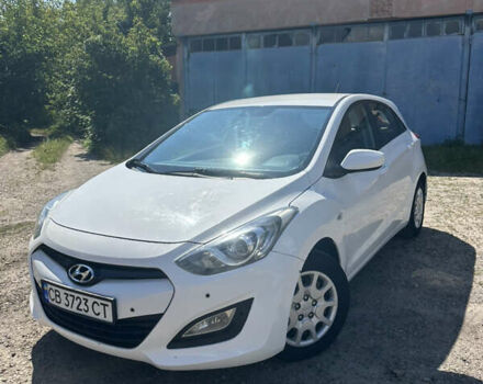Белый Хендай i30, объемом двигателя 1.4 л и пробегом 146 тыс. км за 8500 $, фото 1 на Automoto.ua
