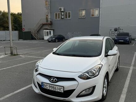 Белый Хендай i30, объемом двигателя 1.58 л и пробегом 186 тыс. км за 7500 $, фото 1 на Automoto.ua