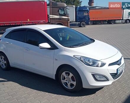 Белый Хендай i30, объемом двигателя 1.4 л и пробегом 215 тыс. км за 7950 $, фото 1 на Automoto.ua