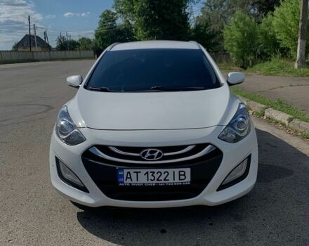 Белый Хендай i30, объемом двигателя 1.59 л и пробегом 313 тыс. км за 7200 $, фото 1 на Automoto.ua
