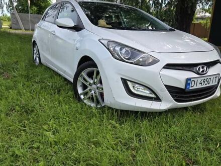 Хендай i30 2014 в Киеве на Automoto.ua Белый Хендай i30, объемом двигателя 1.4 л и пробегом 220 тыс. км за 6999 $, фото 1 на Automoto.ua