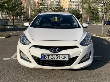 Белый Хендай i30, объемом двигателя 1.6 л и пробегом 245 тыс. км за 10299 $, фото 1 на Automoto.ua