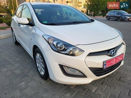 Белый Хендай i30, объемом двигателя 1.4 л и пробегом 191 тыс. км за 8700 $, фото 1 на Automoto.ua