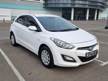 Хендай i30 2014 в Одессе на Automoto.ua Белый Хендай i30, объемом двигателя 1.4 л и пробегом 117 тыс. км за 8300 $, фото 1 на Automoto.ua