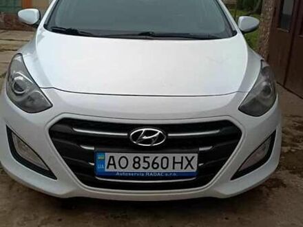 Белый Хендай i30, объемом двигателя 1.6 л и пробегом 204 тыс. км за 10500 $, фото 1 на Automoto.ua