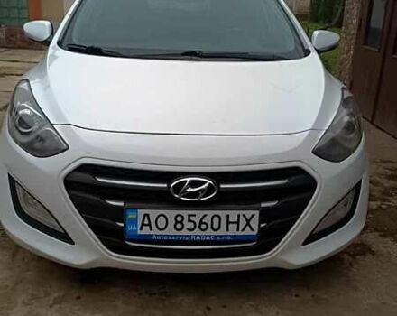 Белый Хендай i30, объемом двигателя 1.6 л и пробегом 204 тыс. км за 10500 $, фото 1 на Automoto.ua