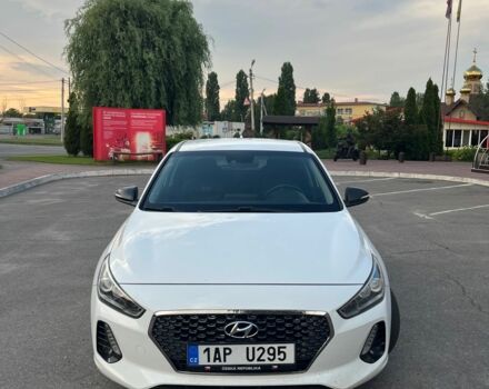 Белый Хендай i30, объемом двигателя 1.6 л и пробегом 257 тыс. км за 8349 $, фото 1 на Automoto.ua