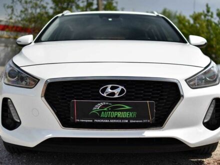 Белый Хендай i30, объемом двигателя 1.6 л и пробегом 220 тыс. км за 12400 $, фото 1 на Automoto.ua