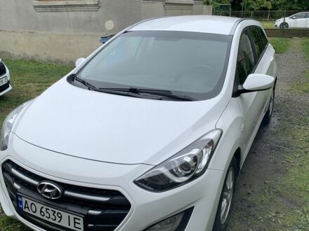Хендай i30 2017 у Ужгороді на Automoto.ua Білий Хендай i30, об'ємом двигуна 1.6 л та пробігом 232 тис. км за 9999 $, фото 1 на Automoto.ua