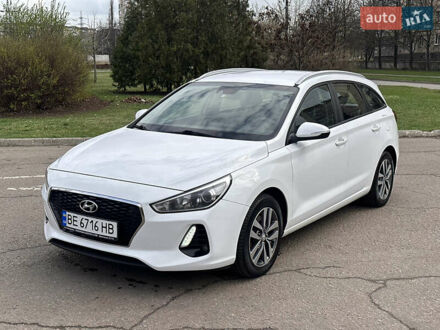 Хендай i30 2017 в Кривом Роге на Automoto.ua Белый Хендай i30, объемом двигателя 1.59 л и пробегом 217 тыс. км за 12400 $, фото 1 на Automoto.ua