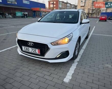 Белый Хендай i30, объемом двигателя 1.58 л и пробегом 254 тыс. км за 9250 $, фото 1 на Automoto.ua