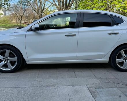 Белый Хендай i30, объемом двигателя 1.35 л и пробегом 71 тыс. км за 16500 $, фото 1 на Automoto.ua
