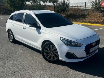 Белый Хендай i30, объемом двигателя 1.58 л и пробегом 218 тыс. км за 11990 $, фото 1 на Automoto.ua