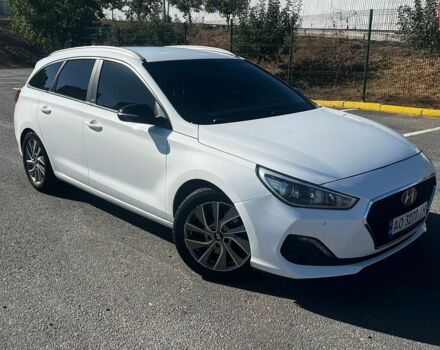 Белый Хендай i30, объемом двигателя 1.58 л и пробегом 218 тыс. км за 11990 $, фото 1 на Automoto.ua