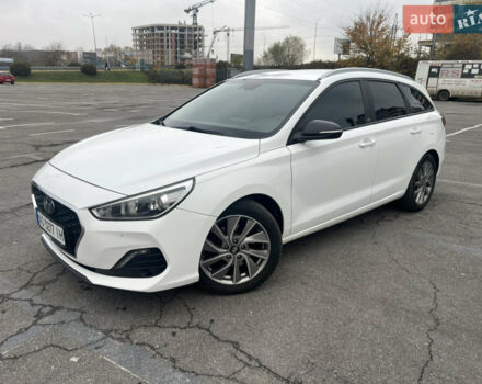 Белый Хендай i30, объемом двигателя 1.58 л и пробегом 218 тыс. км за 11990 $, фото 1 на Automoto.ua