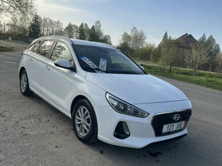 Хендай i30 2018 у Калуше на Automoto.ua Білий Хендай i30, об'ємом двигуна 1.58 л та пробігом 255 тис. км за 10350 $, фото 1 на Automoto.ua