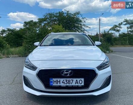 Белый Хендай i30, объемом двигателя 1.4 л и пробегом 230 тыс. км за 14300 $, фото 1 на Automoto.ua