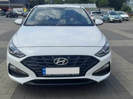 Білий Хендай i30, об'ємом двигуна 0.15 л та пробігом 28 тис. км за 16500 $, фото 1 на Automoto.ua