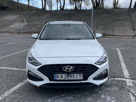 Хендай i30 2020 в Киеве на Automoto.ua Белый Хендай i30, объемом двигателя 1.5 л и пробегом 78 тыс. км за 14500 $, фото 1 на Automoto.ua