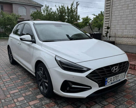 Белый Хендай i30, объемом двигателя 1.5 л и пробегом 77 тыс. км за 18000 $, фото 1 на Automoto.ua