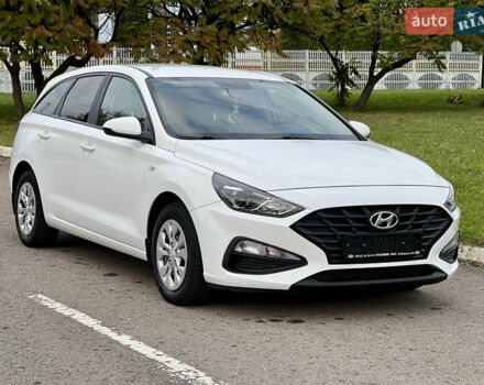 Белый Хендай i30, объемом двигателя 1.5 л и пробегом 129 тыс. км за 12350 $, фото 1 на Automoto.ua