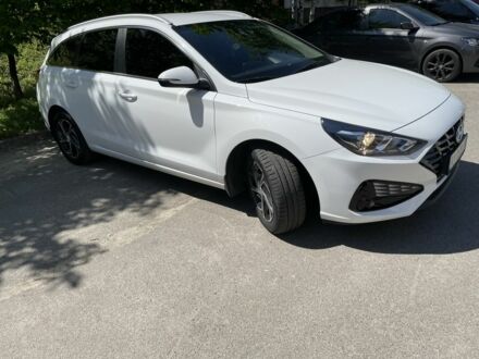 Белый Хендай i30, объемом двигателя 1.5 л и пробегом 39 тыс. км за 19900 $, фото 1 на Automoto.ua