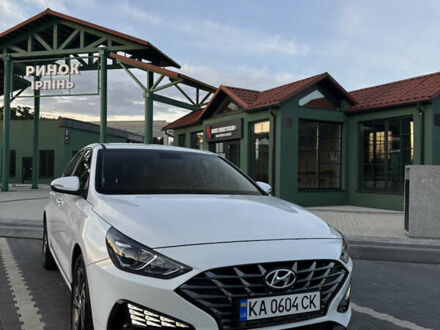 Білий Хендай i30, об'ємом двигуна 1.5 л та пробігом 42 тис. км за 17500 $, фото 1 на Automoto.ua