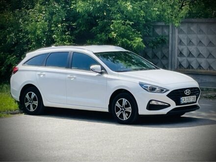 Белый Хендай i30, объемом двигателя 1.5 л и пробегом 69 тыс. км за 17100 $, фото 1 на Automoto.ua