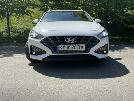 Хендай i30 2021 в Киеве на Automoto.ua Белый Хендай i30, объемом двигателя 1.5 л и пробегом 39 тыс. км за 19500 $, фото 1 на Automoto.ua