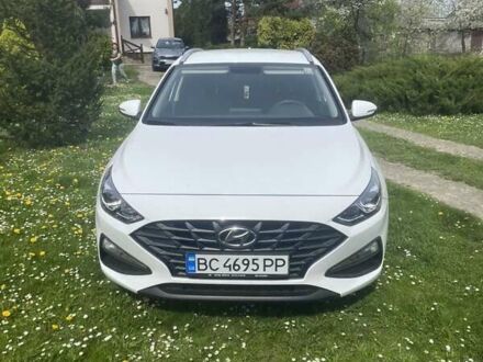 Білий Хендай i30, об'ємом двигуна 1.5 л та пробігом 19 тис. км за 17800 $, фото 1 на Automoto.ua