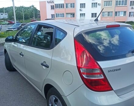 Бежевый Хендай i30, объемом двигателя 1.4 л и пробегом 195 тыс. км за 5500 $, фото 4 на Automoto.ua