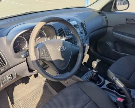 Бежевый Хендай i30, объемом двигателя 1.4 л и пробегом 121 тыс. км за 6999 $, фото 3 на Automoto.ua