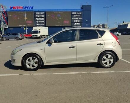 Бежевый Хендай i30, объемом двигателя 1.4 л и пробегом 121 тыс. км за 6999 $, фото 6 на Automoto.ua