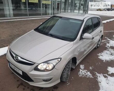 Бежевий Хендай i30, об'ємом двигуна 1.6 л та пробігом 129 тис. км за 7700 $, фото 10 на Automoto.ua