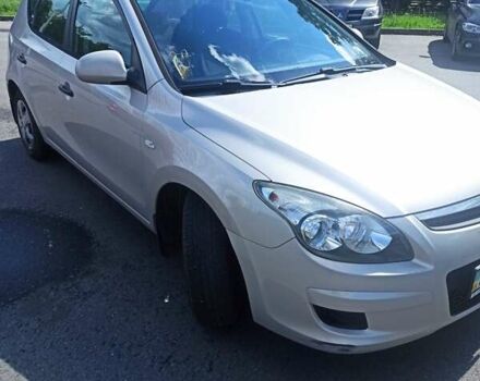 Бежевый Хендай i30, объемом двигателя 1.4 л и пробегом 195 тыс. км за 5700 $, фото 2 на Automoto.ua