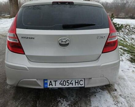 Бежевый Хендай i30, объемом двигателя 1.4 л и пробегом 240 тыс. км за 5300 $, фото 3 на Automoto.ua