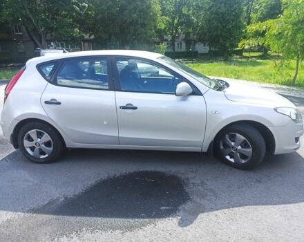 Бежевый Хендай i30, объемом двигателя 1.4 л и пробегом 195 тыс. км за 5500 $, фото 2 на Automoto.ua