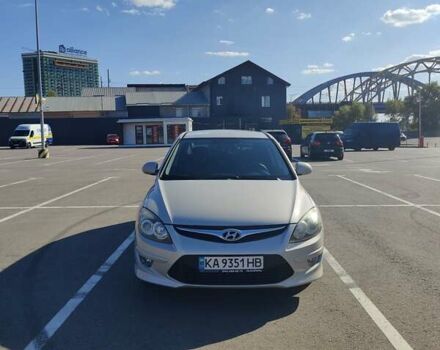 Бежевый Хендай i30, объемом двигателя 1.4 л и пробегом 121 тыс. км за 6999 $, фото 4 на Automoto.ua