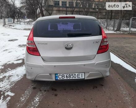 Бежевий Хендай i30, об'ємом двигуна 1.6 л та пробігом 129 тис. км за 7700 $, фото 4 на Automoto.ua