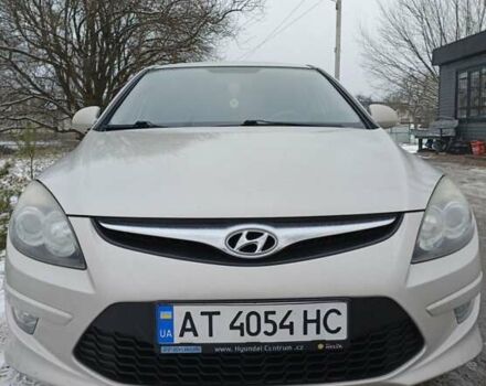 Бежевый Хендай i30, объемом двигателя 1.4 л и пробегом 240 тыс. км за 5300 $, фото 5 на Automoto.ua