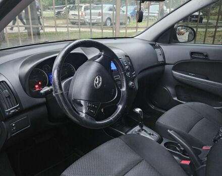 Бежевый Хендай i30, объемом двигателя 1.6 л и пробегом 135 тыс. км за 7200 $, фото 4 на Automoto.ua