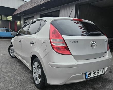 Бежевый Хендай i30, объемом двигателя 1.6 л и пробегом 135 тыс. км за 7200 $, фото 3 на Automoto.ua