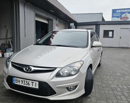 Бежевый Хендай i30, объемом двигателя 1.6 л и пробегом 135 тыс. км за 7200 $, фото 1 на Automoto.ua