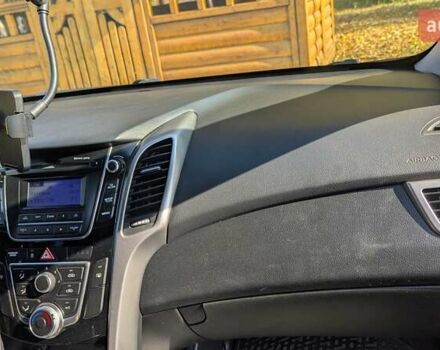 Бежевий Хендай i30, об'ємом двигуна 1.4 л та пробігом 156 тис. км за 8000 $, фото 17 на Automoto.ua