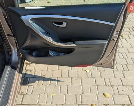 Бежевий Хендай i30, об'ємом двигуна 1.4 л та пробігом 156 тис. км за 8000 $, фото 16 на Automoto.ua