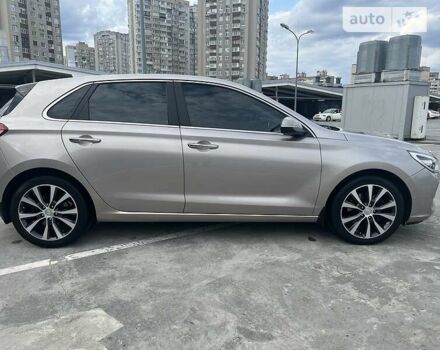 Бежевий Хендай i30, об'ємом двигуна 1.6 л та пробігом 28 тис. км за 16900 $, фото 6 на Automoto.ua